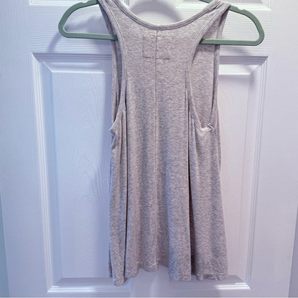 Lilly Pulitzer Luxletic Sleeveless Women's Top - Picture 2 of 7